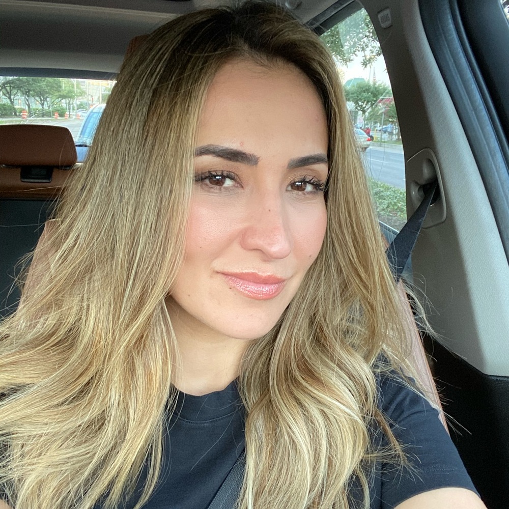 Meet your Posher, Alejandra